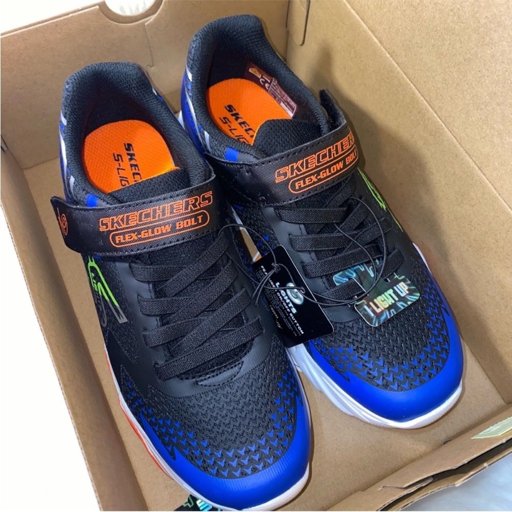 Big Boy size 4 sneakers sketchers New - Picture 2 of 8